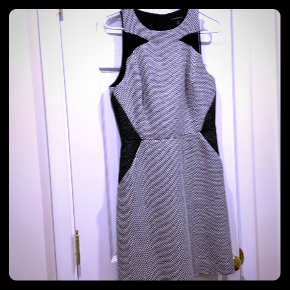 Banana Republic Size 6 dress with pockets